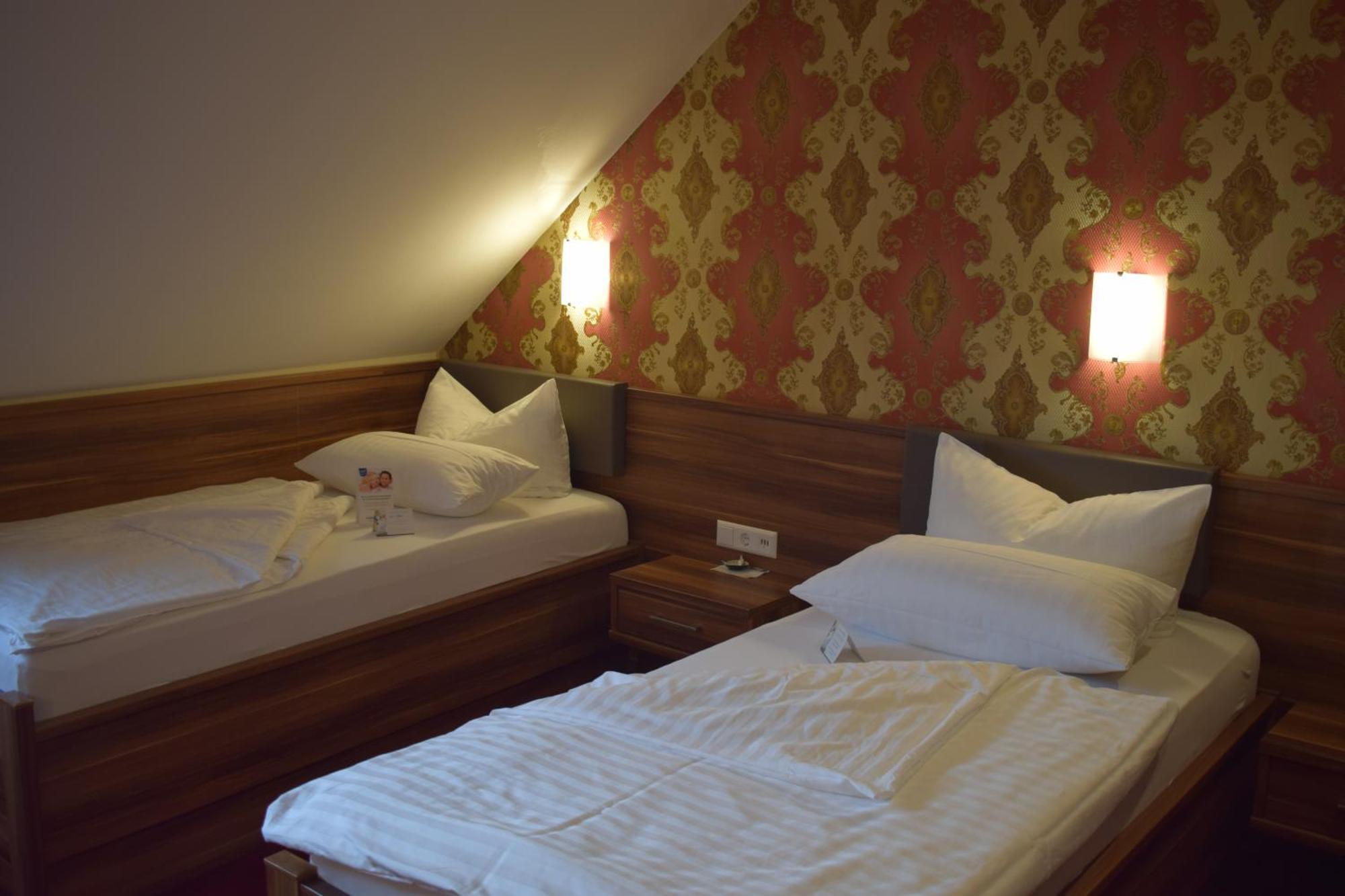 Akzent Hotel Goldner Hirsch Kamenz Buitenkant foto