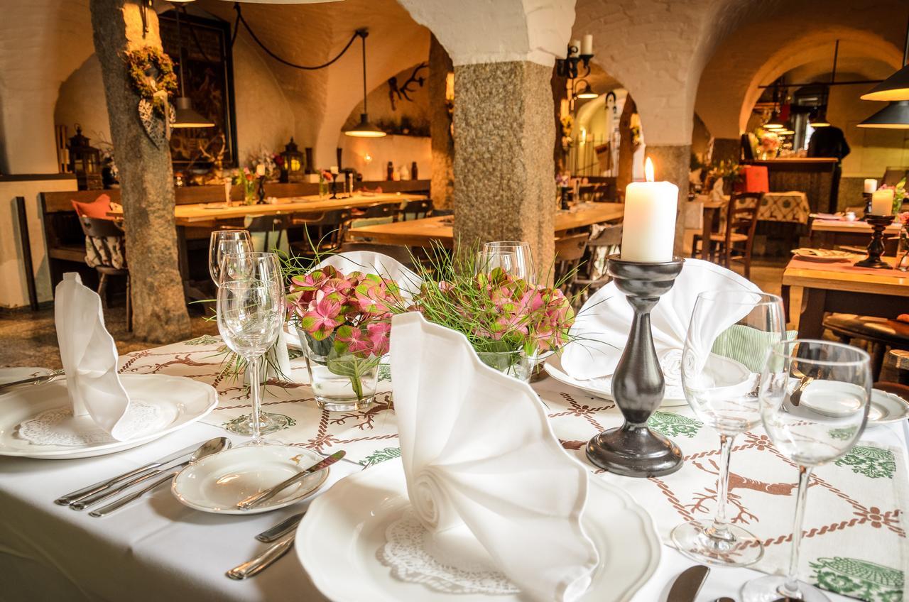 Akzent Hotel Goldner Hirsch Kamenz Buitenkant foto