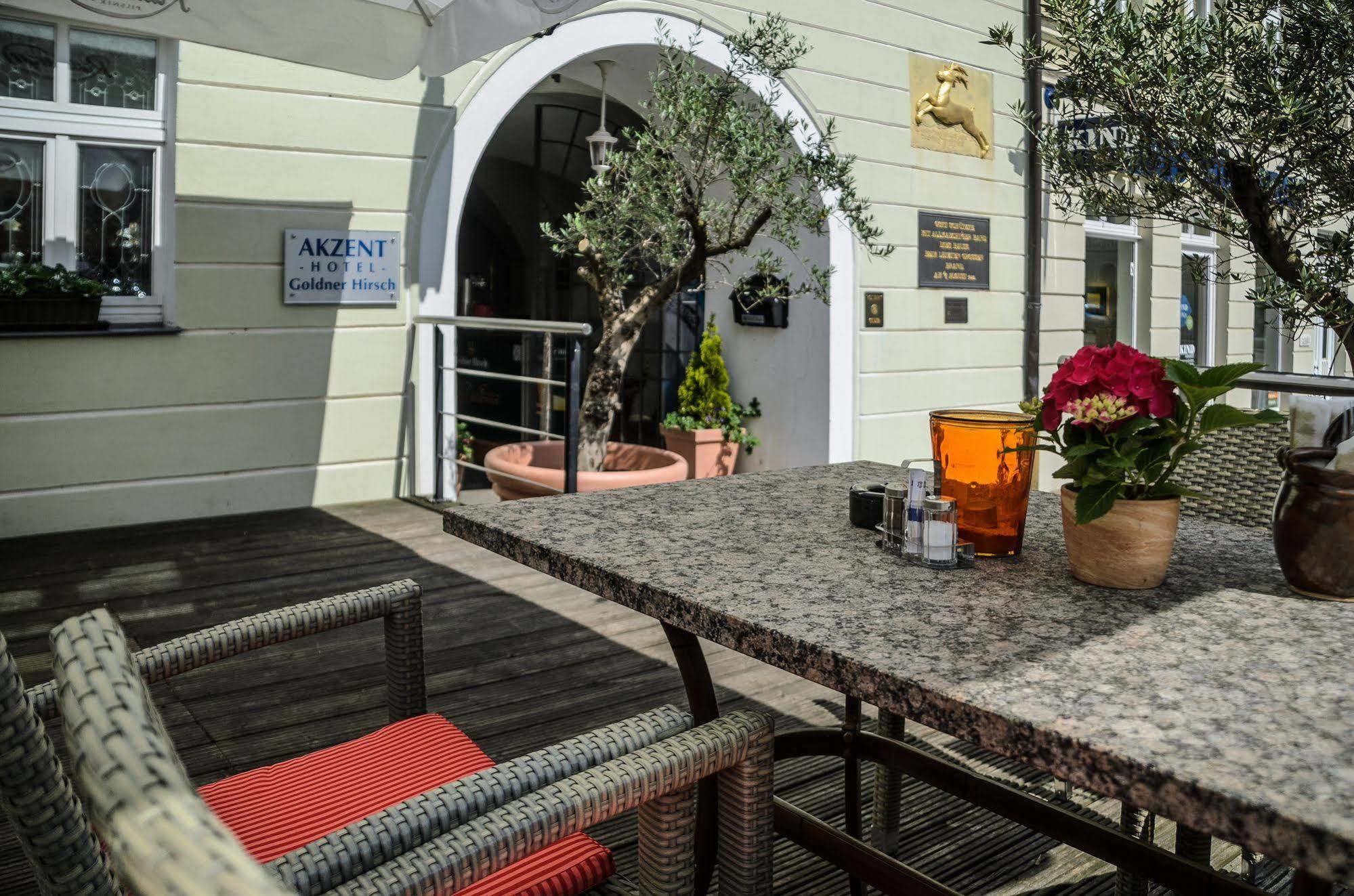 Akzent Hotel Goldner Hirsch Kamenz Buitenkant foto