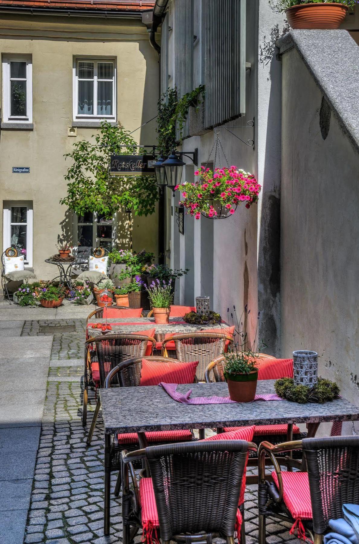 Akzent Hotel Goldner Hirsch Kamenz Buitenkant foto