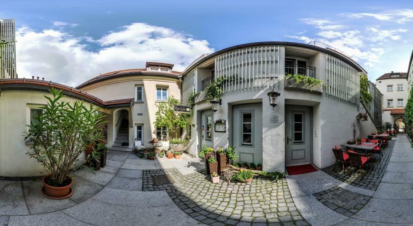 Akzent Hotel Goldner Hirsch Kamenz Buitenkant foto